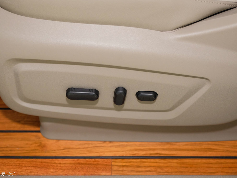 2017;W 2.0T Ԅ(dng)̄(w)œ