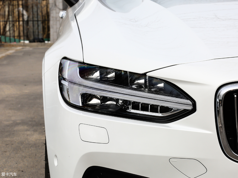 2018֠S90Դ T8 E(q) su(y)  V