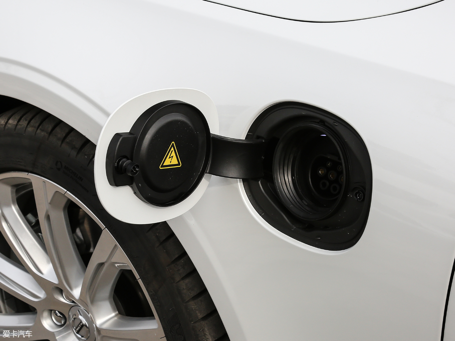 2018֠S90Դ T8 E(q) su  V