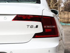 2018T8 E(q) su  V β