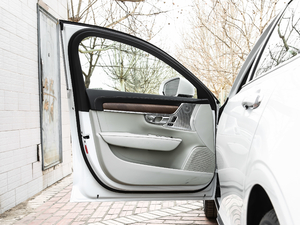 2018T8 E su  V {λ܇T