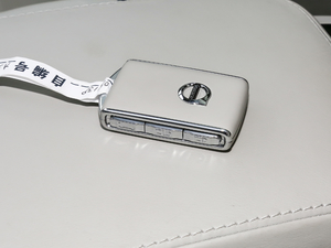 2018T8 E(q) su(y)  V 