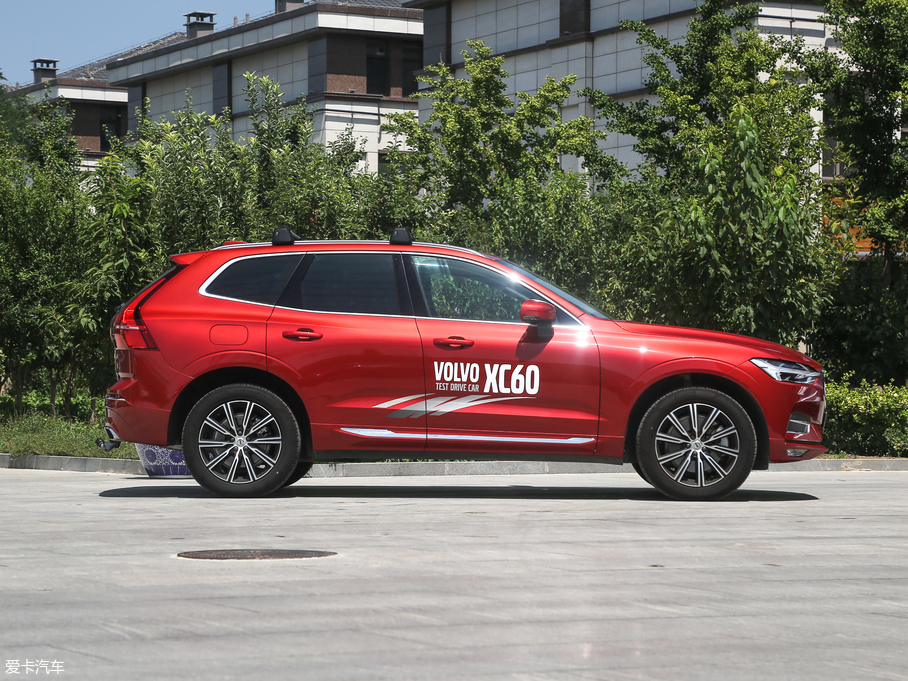 2019֠XC60 T5 (q)źA VI
