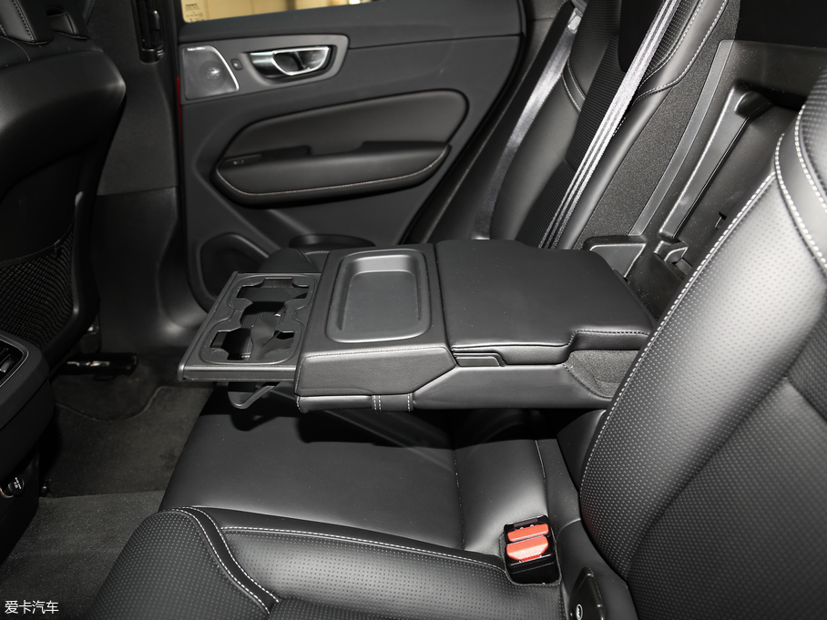 2019֠XC60 T5 źA VI