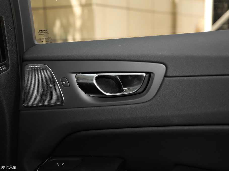 2019֠XC60 T5 źA VI