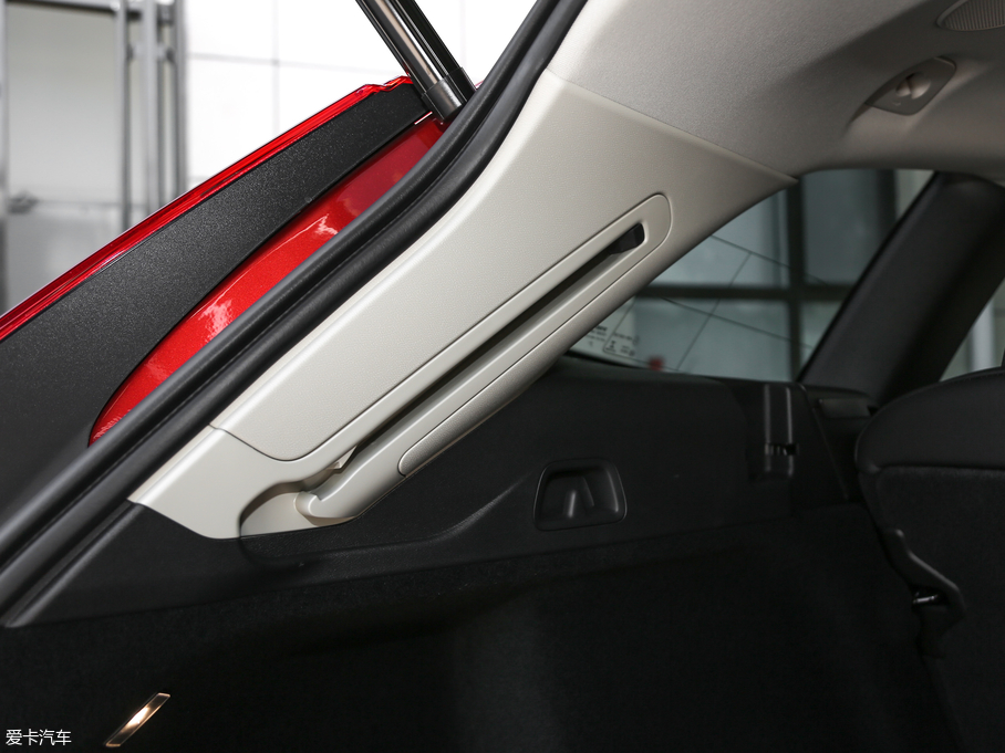 2019���֠���XC60 T5 ���(q��)���ź��A�� ��(gu��)VI