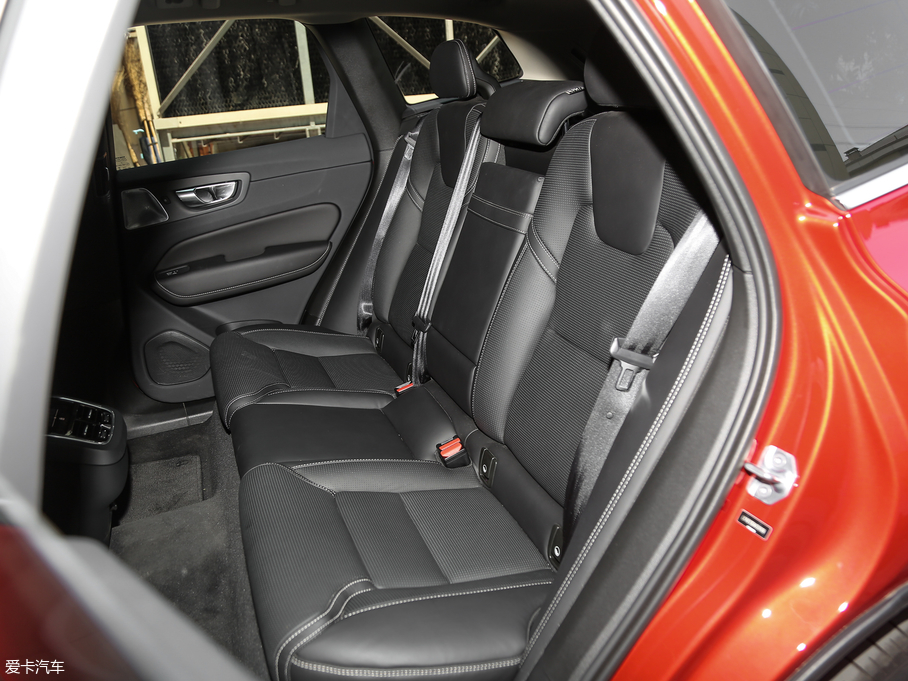 2019֠XC60 T5 źA VI