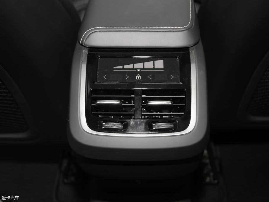 2019֠XC60 T5 źA VI