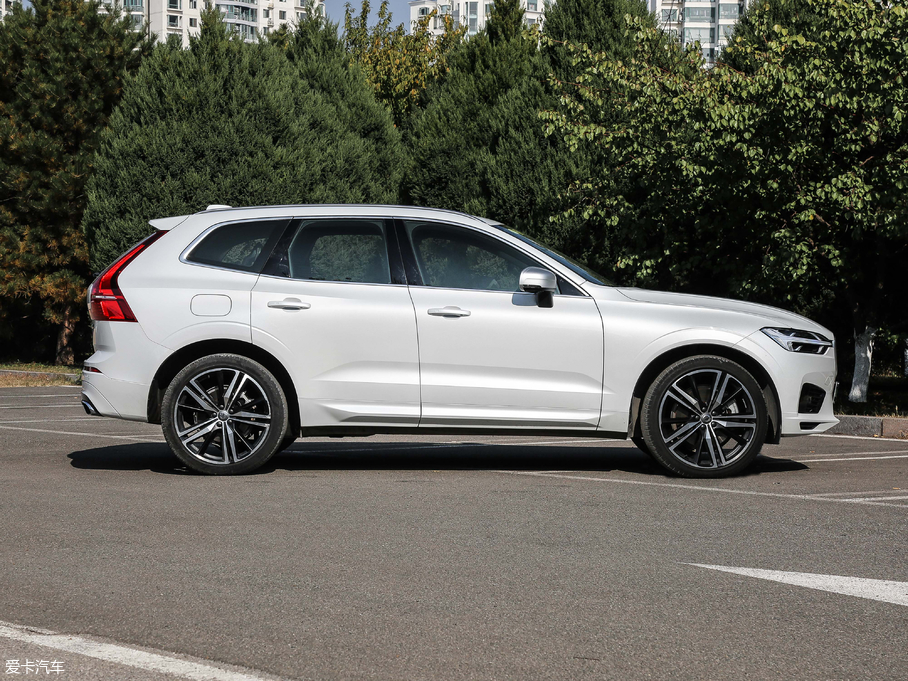 2019ֶXC60 RECHARGE T8 E춯˶ V