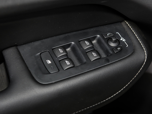 2019T8 E\Ӱ V {܇ƅ^	