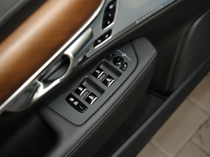 2019T8 E Ű V {܇ƅ^	