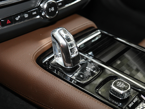 2019T8 E(q)(dng) Ű VI QU