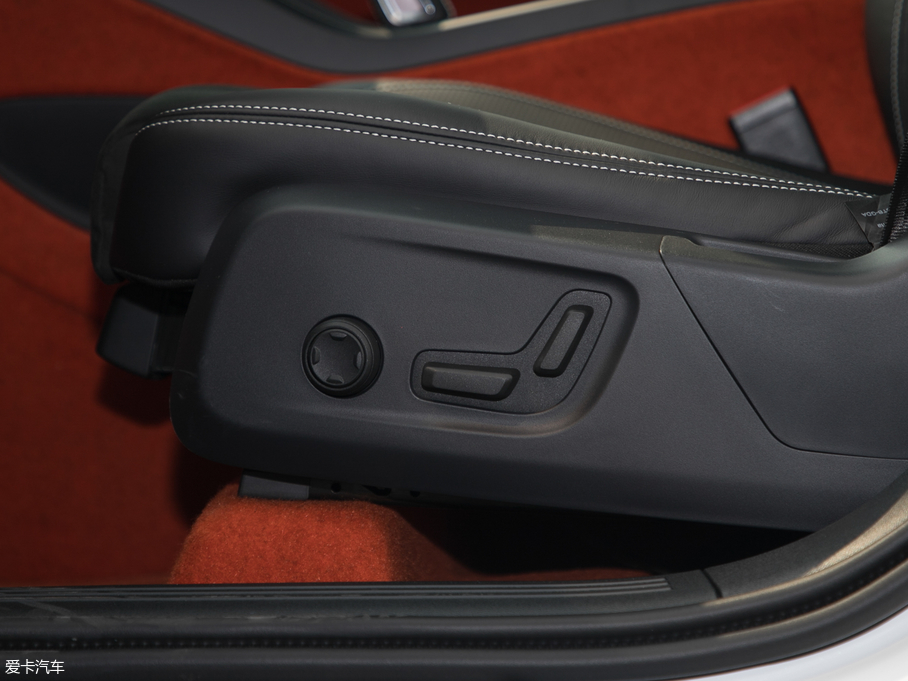 2020֠XC40 T5 (q) \Ӱ