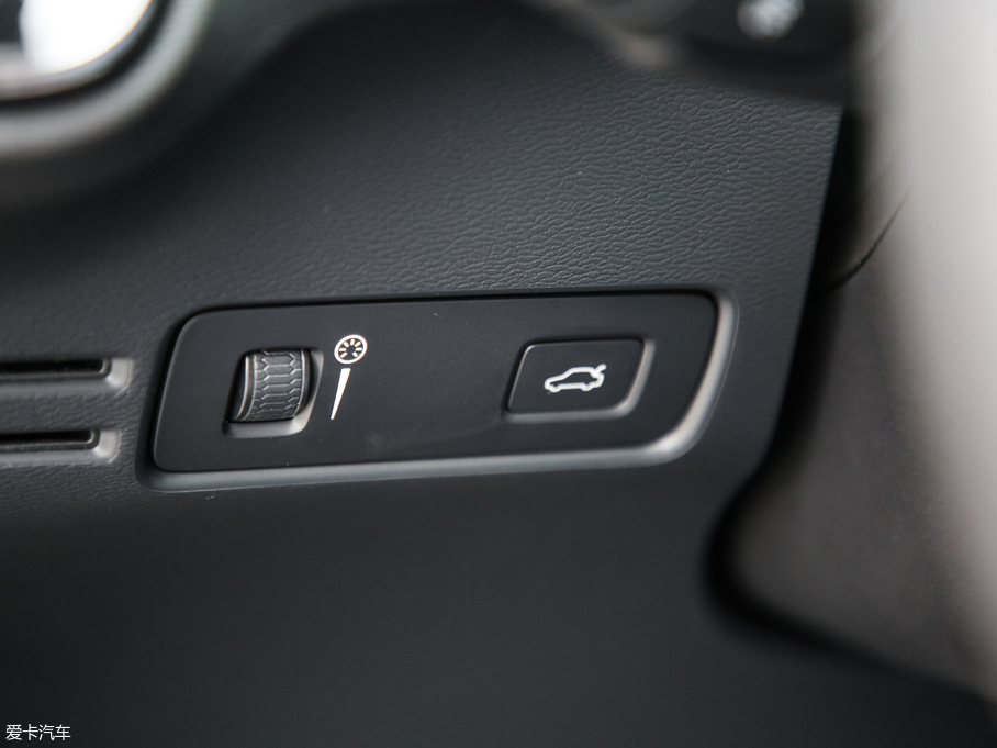 2020֠XC40 T4 (q) \(yn)(dng)