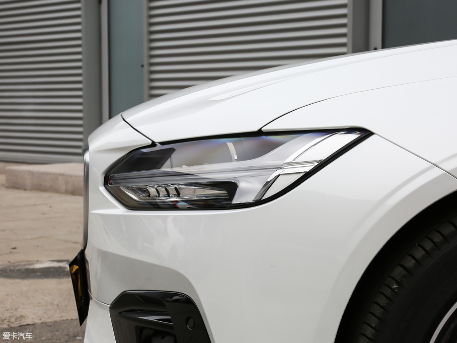 2020���֠���S90 T5 �����\�Ӱ�