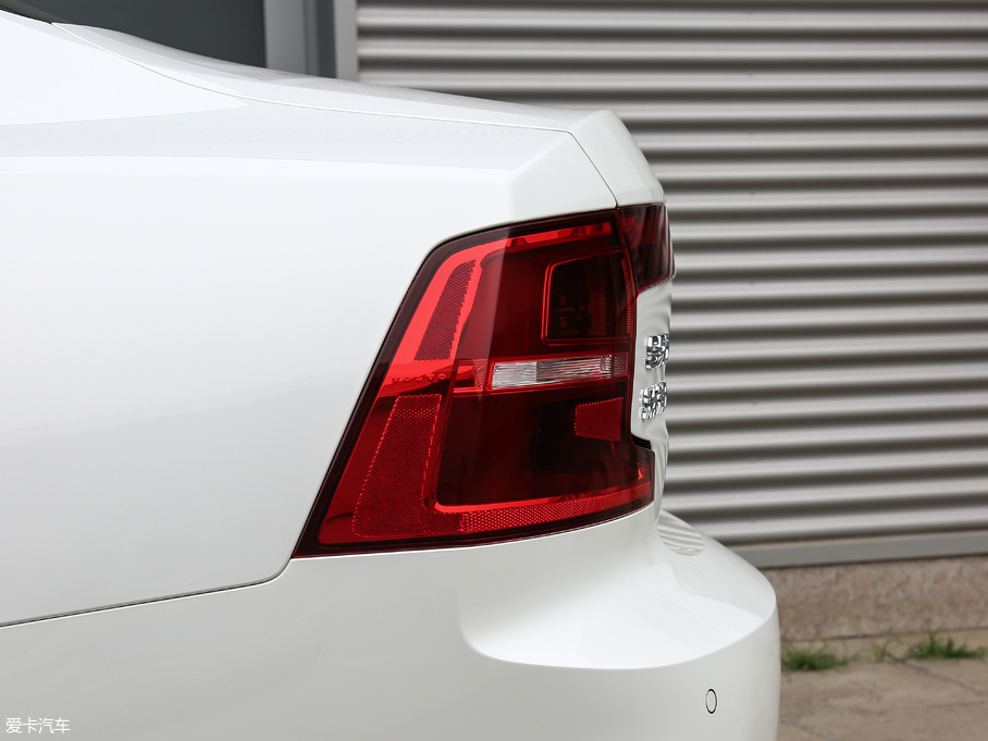 2020���֠���S90 T5 �����\�Ӱ�