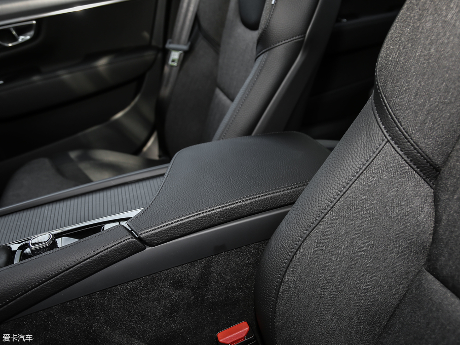 2020���֠���S90 T4 ���к��A��