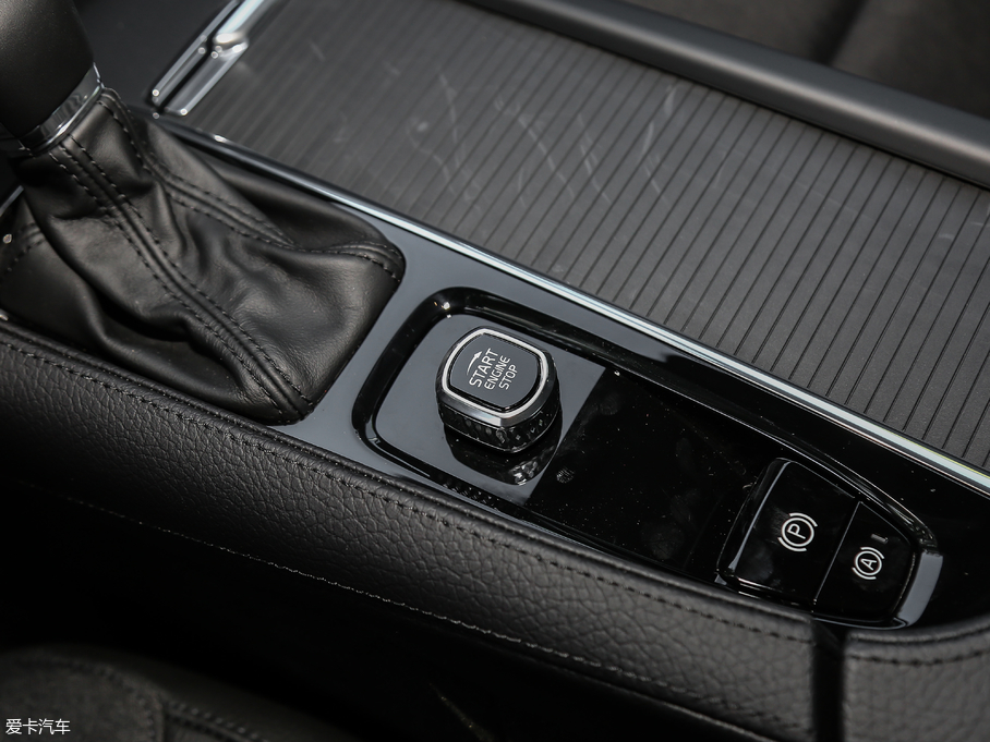 2020���֠���S90 T4 ���к��A��