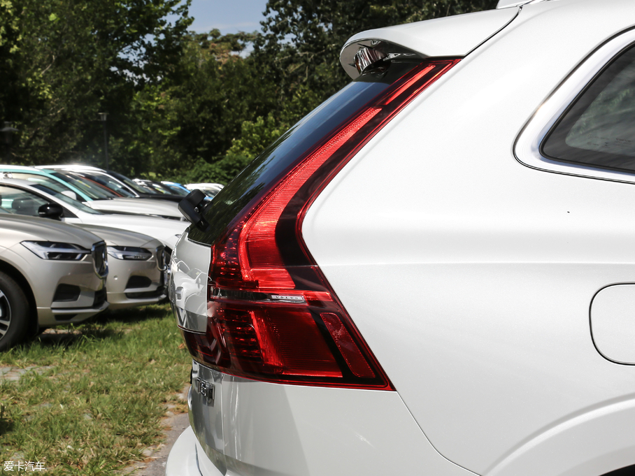 2020֠XC60 T5 (q)ݺA