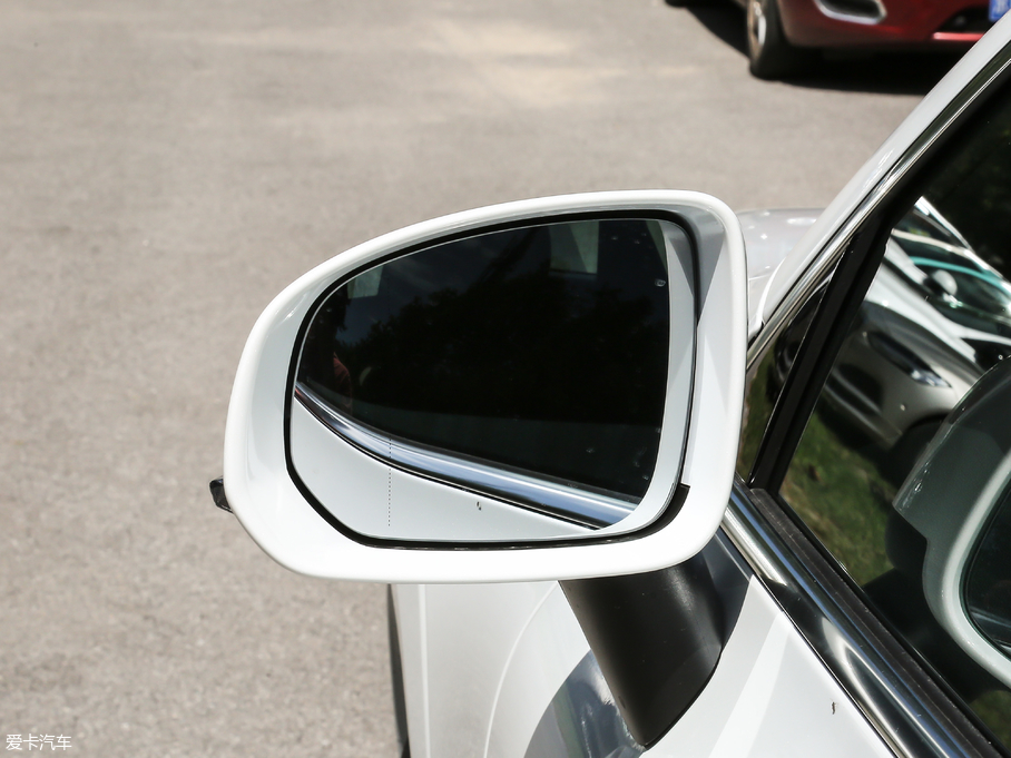 2020֠XC60 T5 (q)ݺA