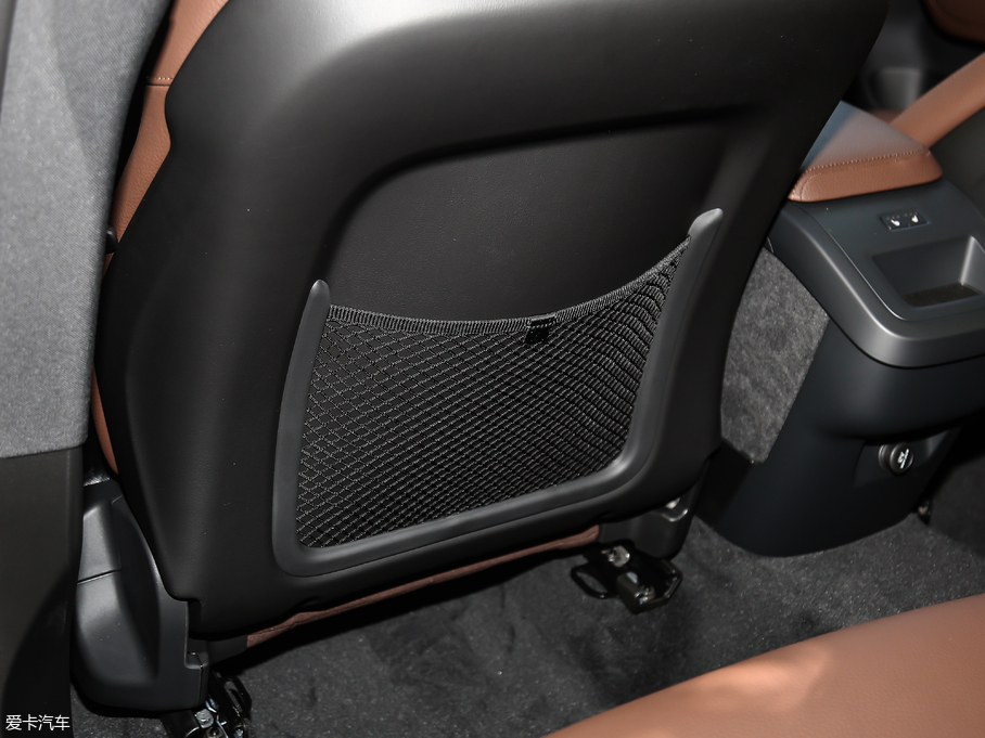 2020֠XC60 T5 (q)ݺA