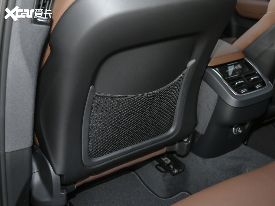 2020֠XC60 T5 (q)źA