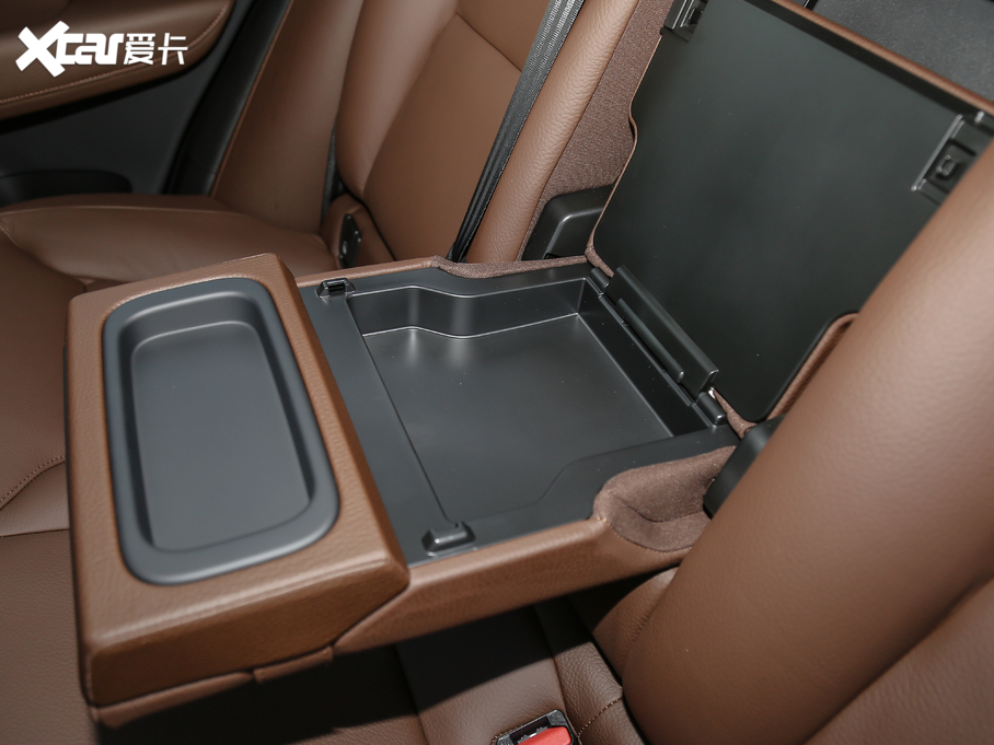 2020֠XC60 T5 (q)źA