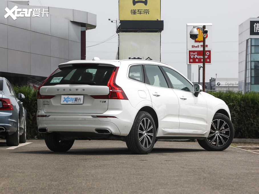2020֠XC60 T5 (q)źA