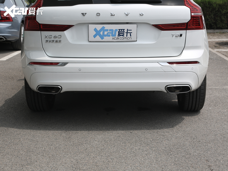 2020֠XC60 T5 (q)źA