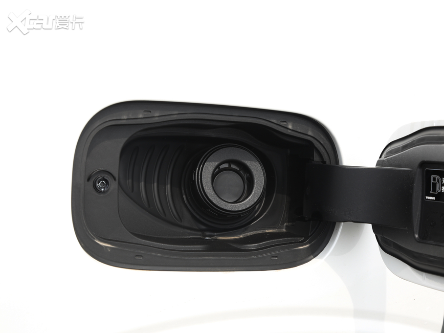 2020֠XC60 T5 (q)źA