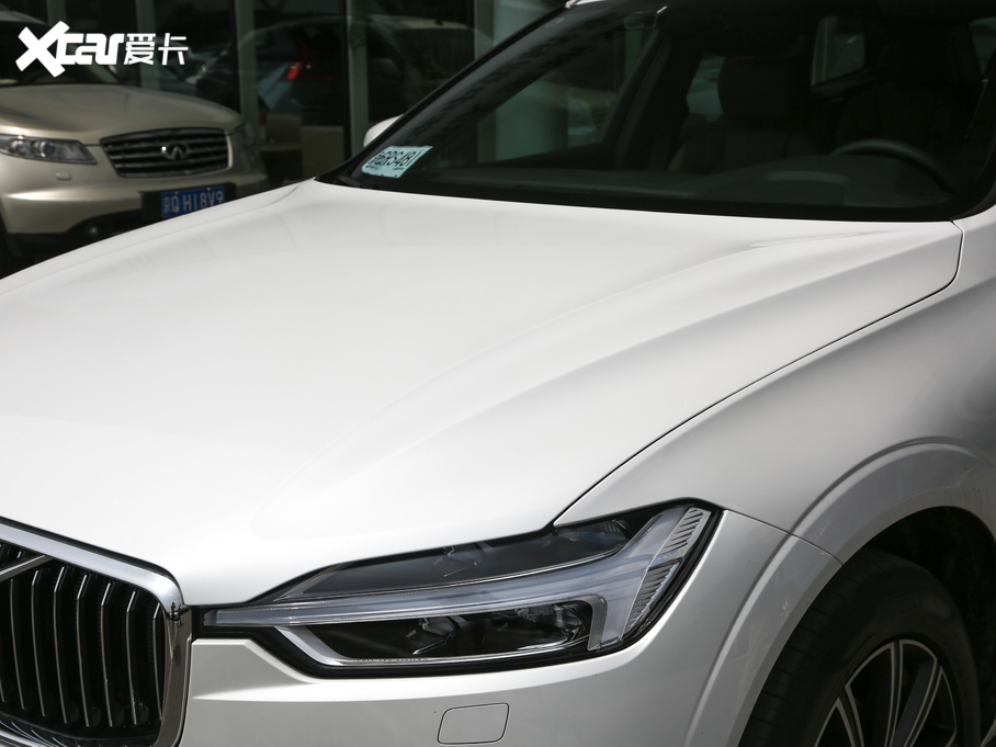 2020֠XC60 T5 (q)źA