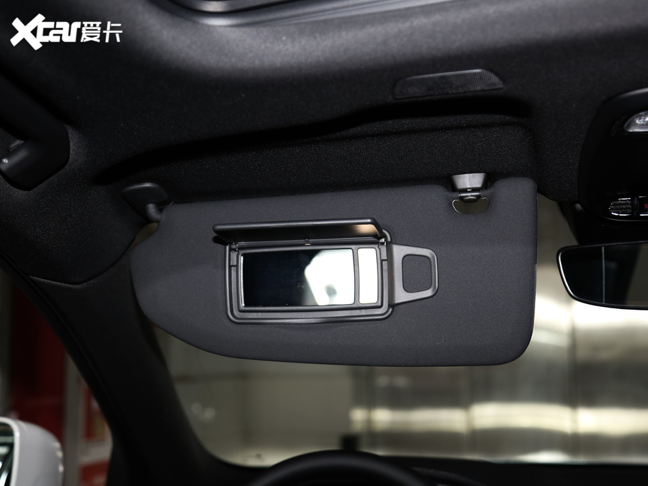 2020֠XC60 T5 (q)źA