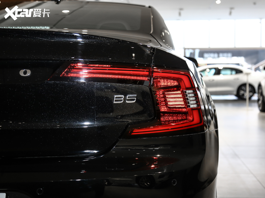 2021֠S90 B5 ݺA