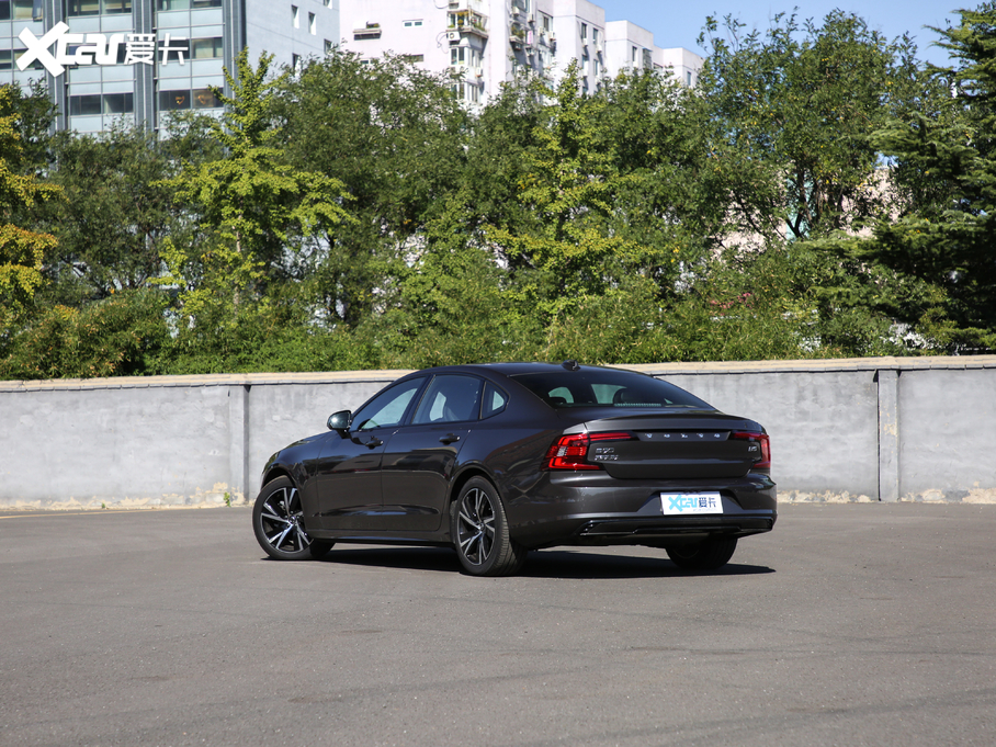 2021���֠���S90 B5 ���h�\�Ӱ�