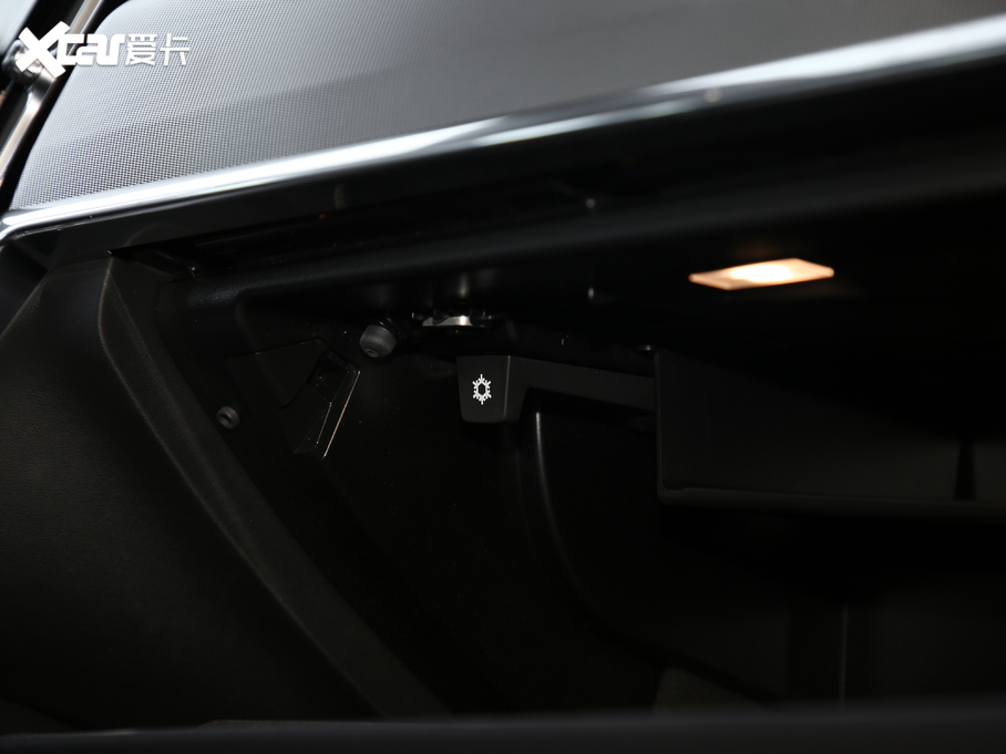 2021���֠���S90 B5 ���h�\�Ӱ�