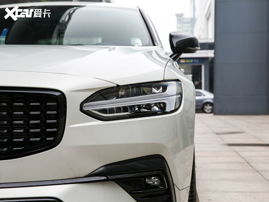 2021���֠���S90 B5 �����\�Ӱ�