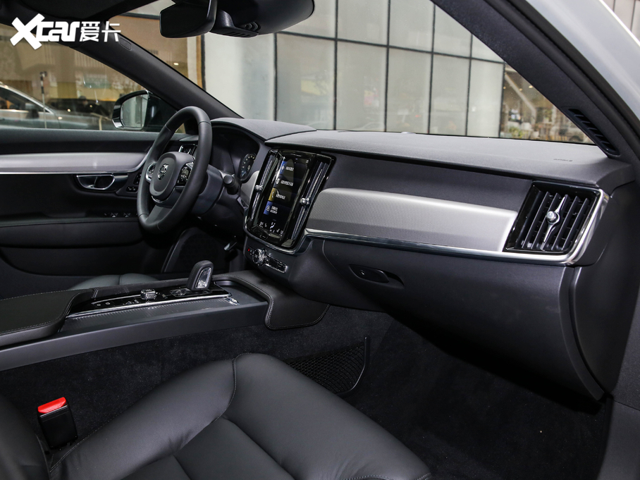 2021���֠���S90 B5 �����\�Ӱ�