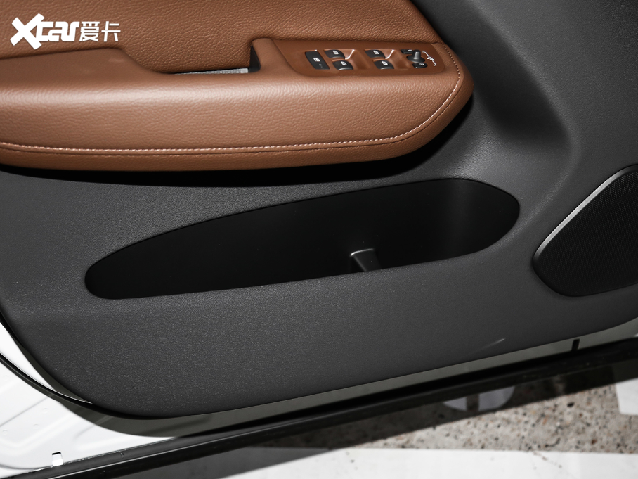 2021֠XC60 T5 (q)ݺA