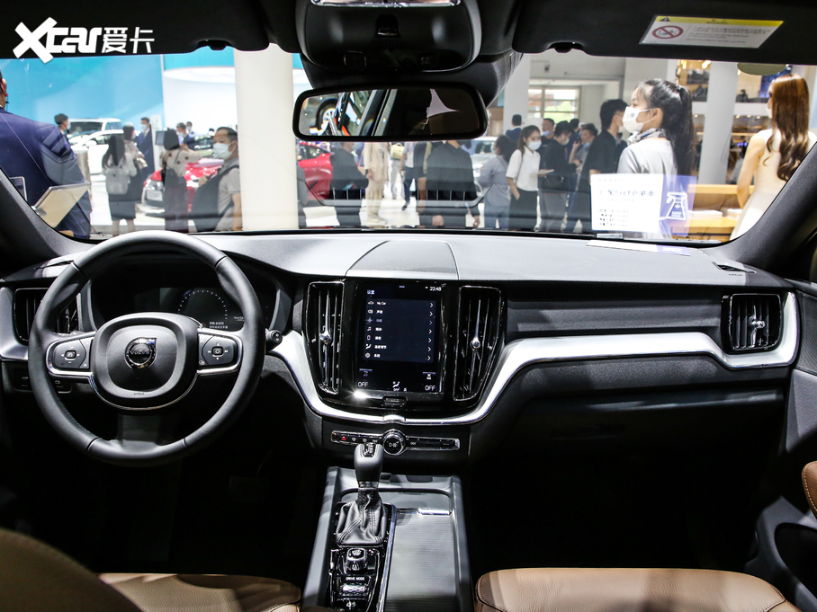 2021֠XC60 T5 (q)ݺA