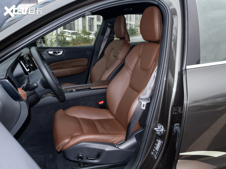 2021֠XC60 T5 (q)źA