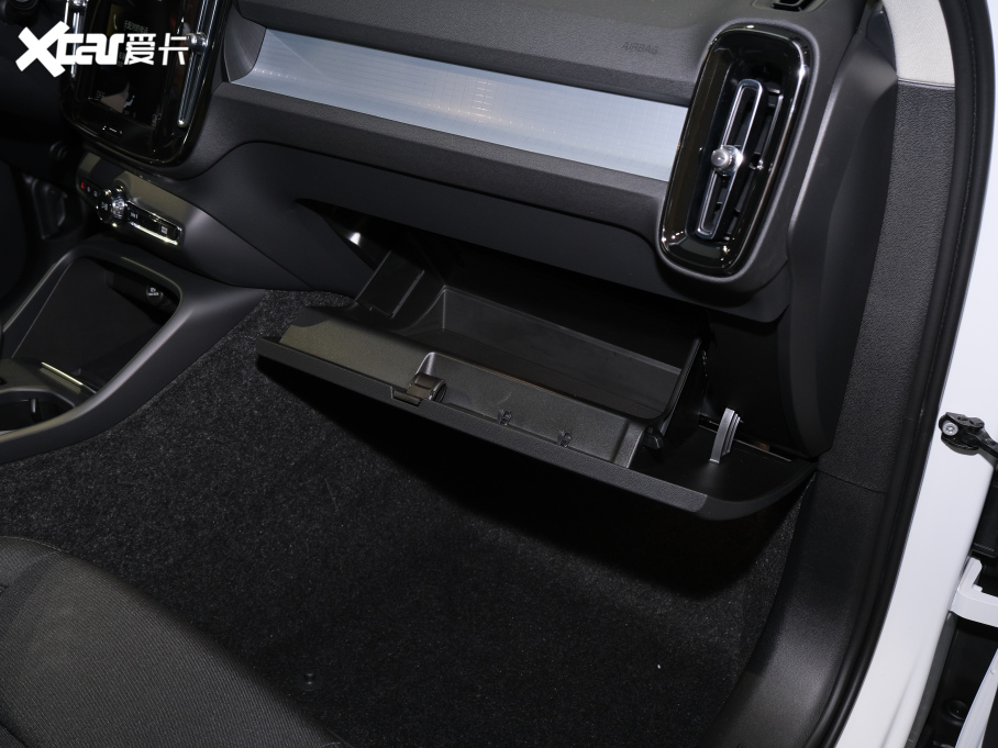 2021֠XC40 T4 (q)Еrа