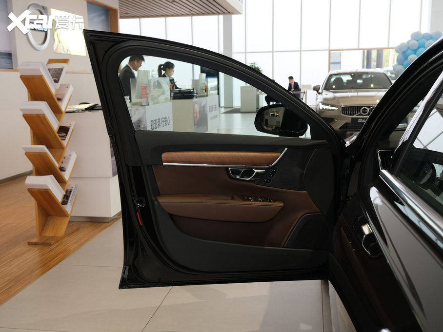 2021֠S90Դ T8 E ݺA