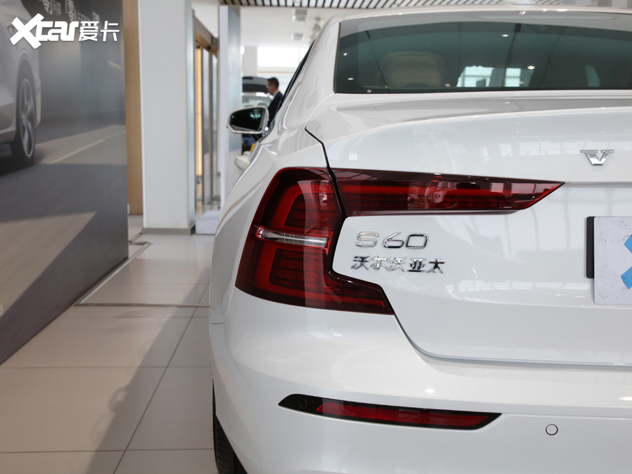2021֠S60 T4 hA