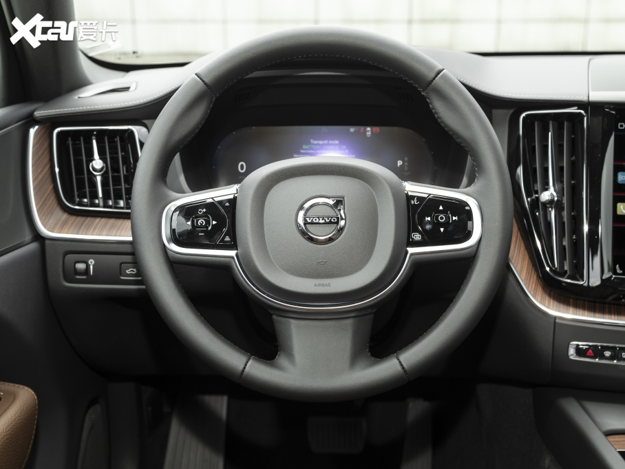 2022֠XC60 B5 (q)h(yun)A