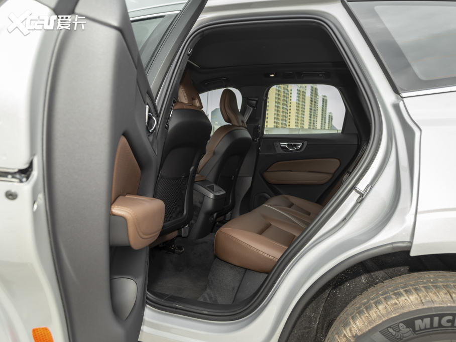 2022���֠���XC60 B5 ������ݺ��A��