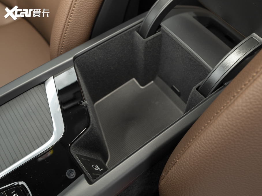 2022���֠���XC60 B5 ������ݺ��A��