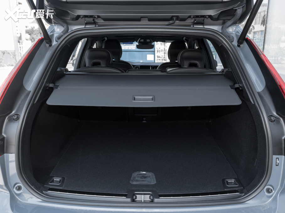 2022���֠���XC60 B5 ���(q��)���h(yu��n)�\(y��n)��(d��ng)��