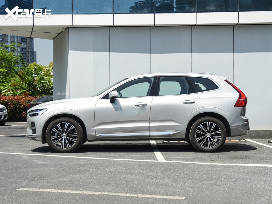 2022֠XC60 B5 (q)źA