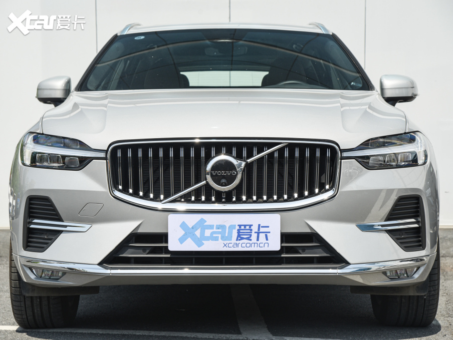 2022֠XC60 B5 źA