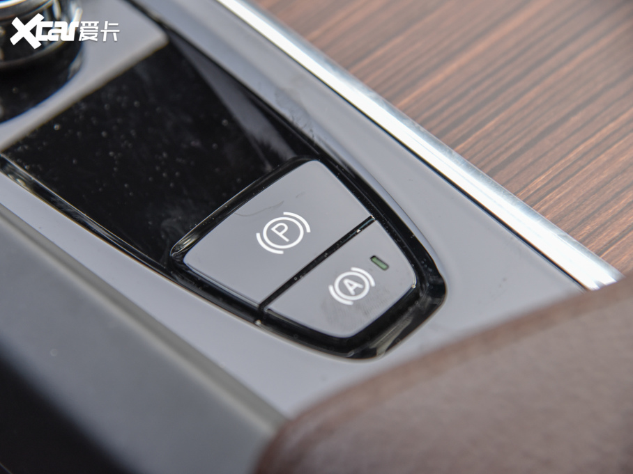 2022���֠���XC60 B5 ������ź��A��